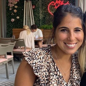 Meet your Posher, Gina